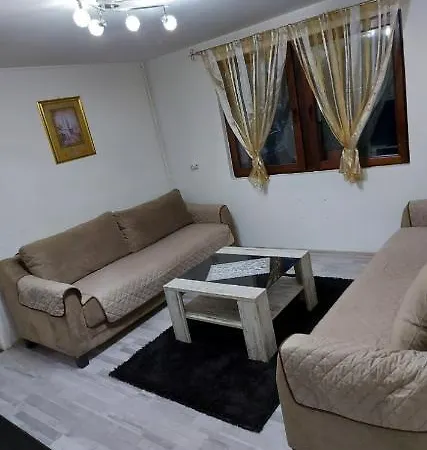 Apartman Dino Apartment